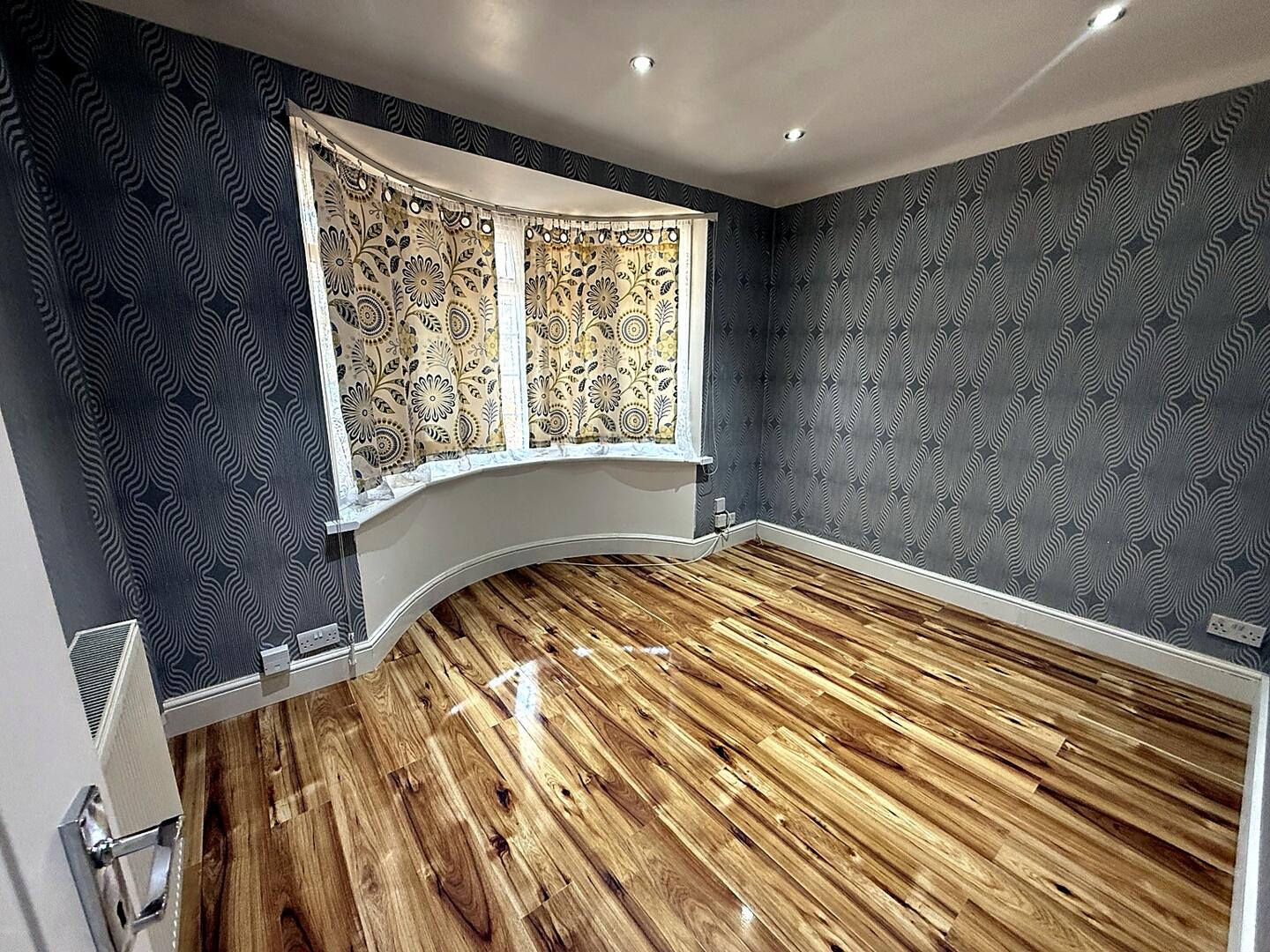 3 bed property in Ash Grove, Hounslow